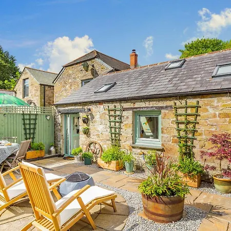 1 Bed In Lanhydrock 88165 Holiday home